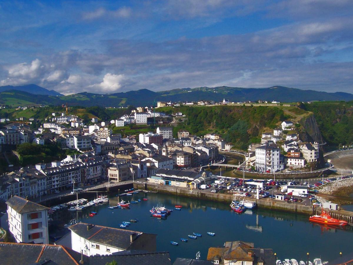 Room In Lodge - Double And Single Room - Pension Oria 1 Luarca Exteriér fotografie